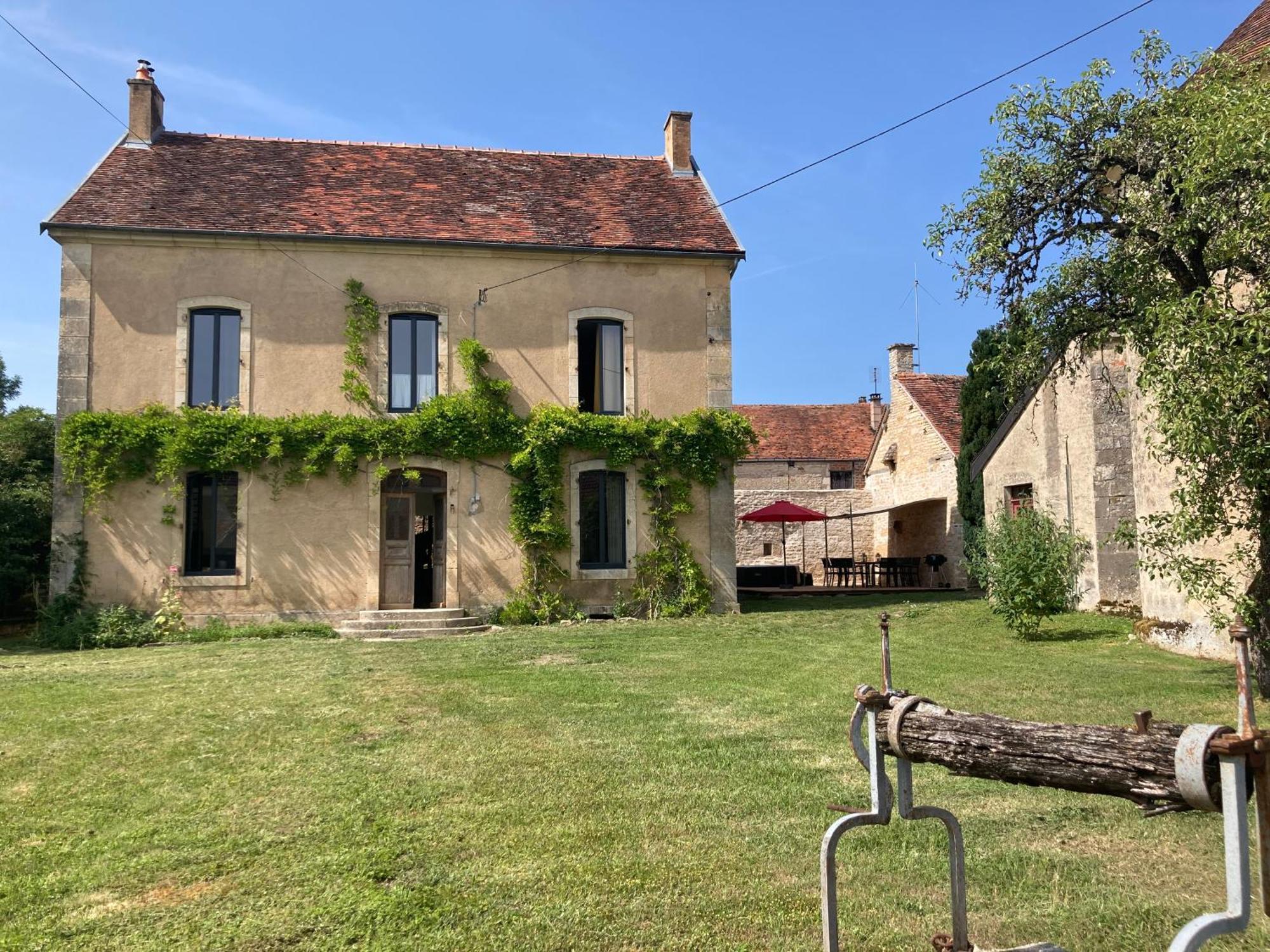 Le Presbytere - Touillon, Jacuzzi, 4 Chambres Pour 10 מראה חיצוני תמונה